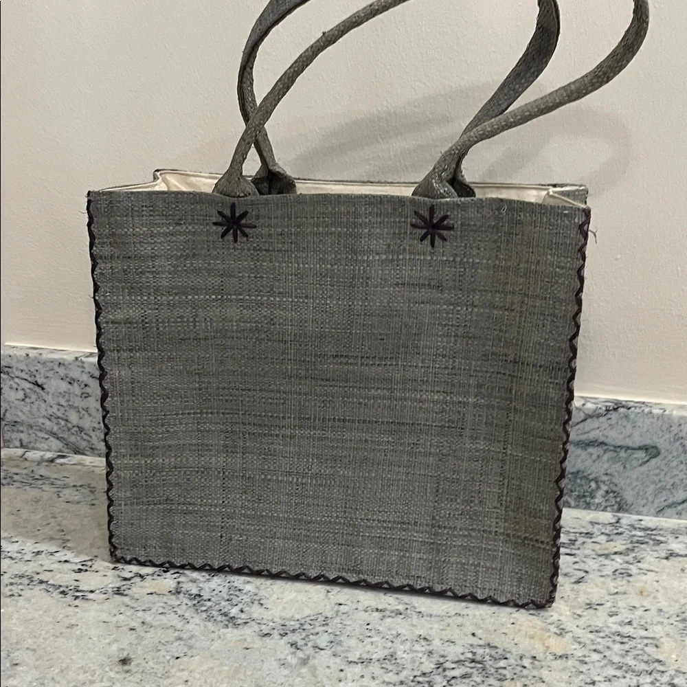 Gray & Black Straw Tote Bag - Picture 6 of 7